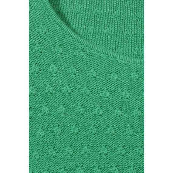 Modischer Pullover mit Struktur-Punkten /