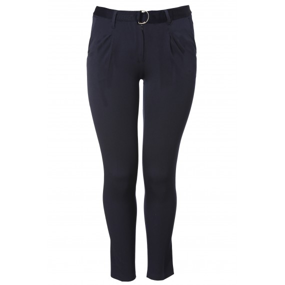 Schmale Hose mit Bügelfalten /