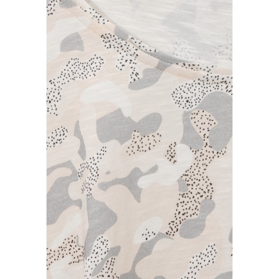 Süßes T-Shirt mit Camouflage-Muster /