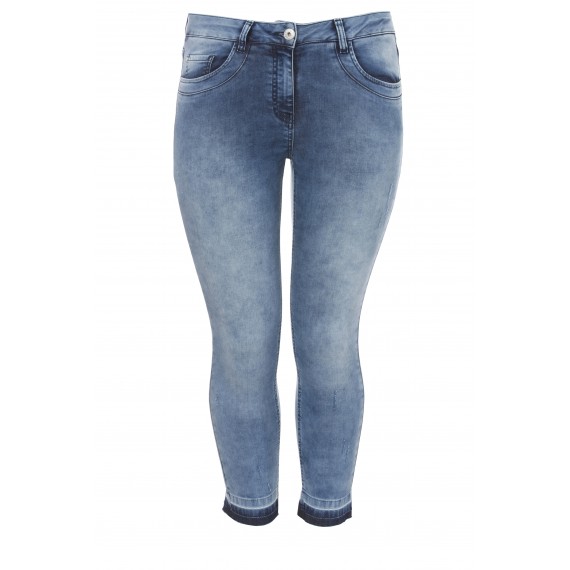 Lässige Jeans mit Farbkontrast /
