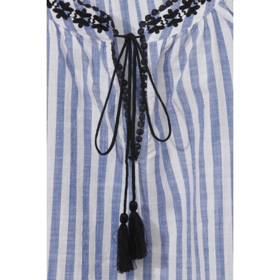 Verspieltes Blusen-Shirt mit Stickerei /