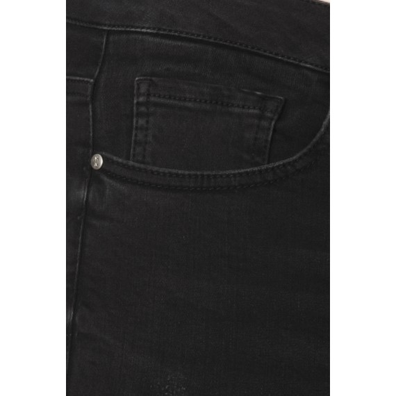 Feminine Jeans mit Stickereien /