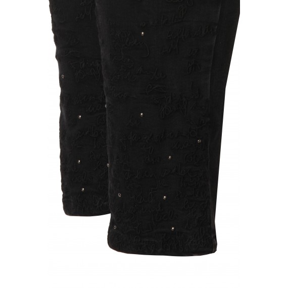 Feminine Jeans mit Stickereien /