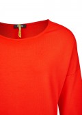 Lockeres Kleid mit überschnittenen Schultern /