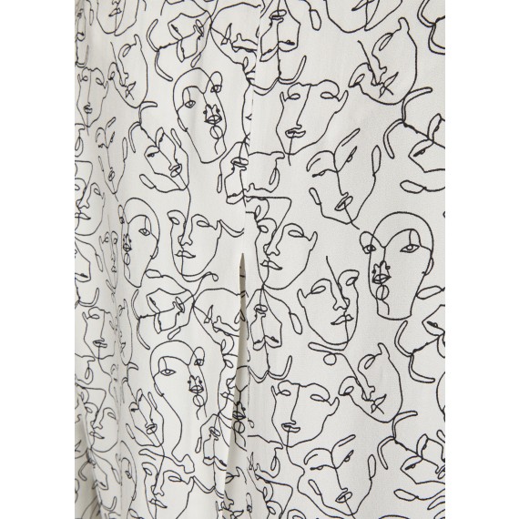 Luftige Bluse mit abstrahierten Gesichtern /
