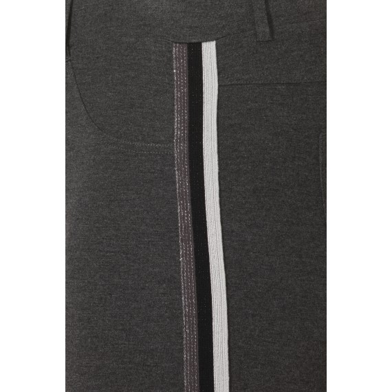 Modische Jogpants mit Streifen /