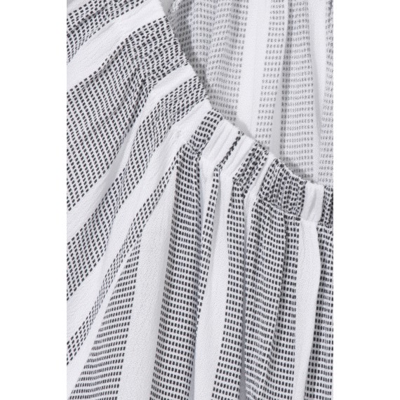 Zarte Bluse mit Schnürung /