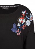 Feminines Shirt mit Stickereien /