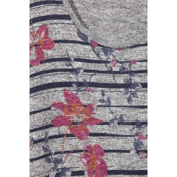 Flauschiger Pullover mit Mustermix /