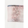 Leichtes T-Shirt mit Stoff-Applikationen /