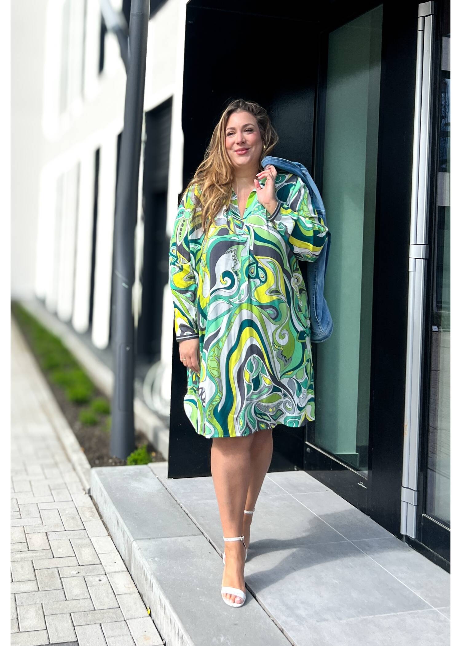 Modisches Blusenkleid mit Allovermuster /