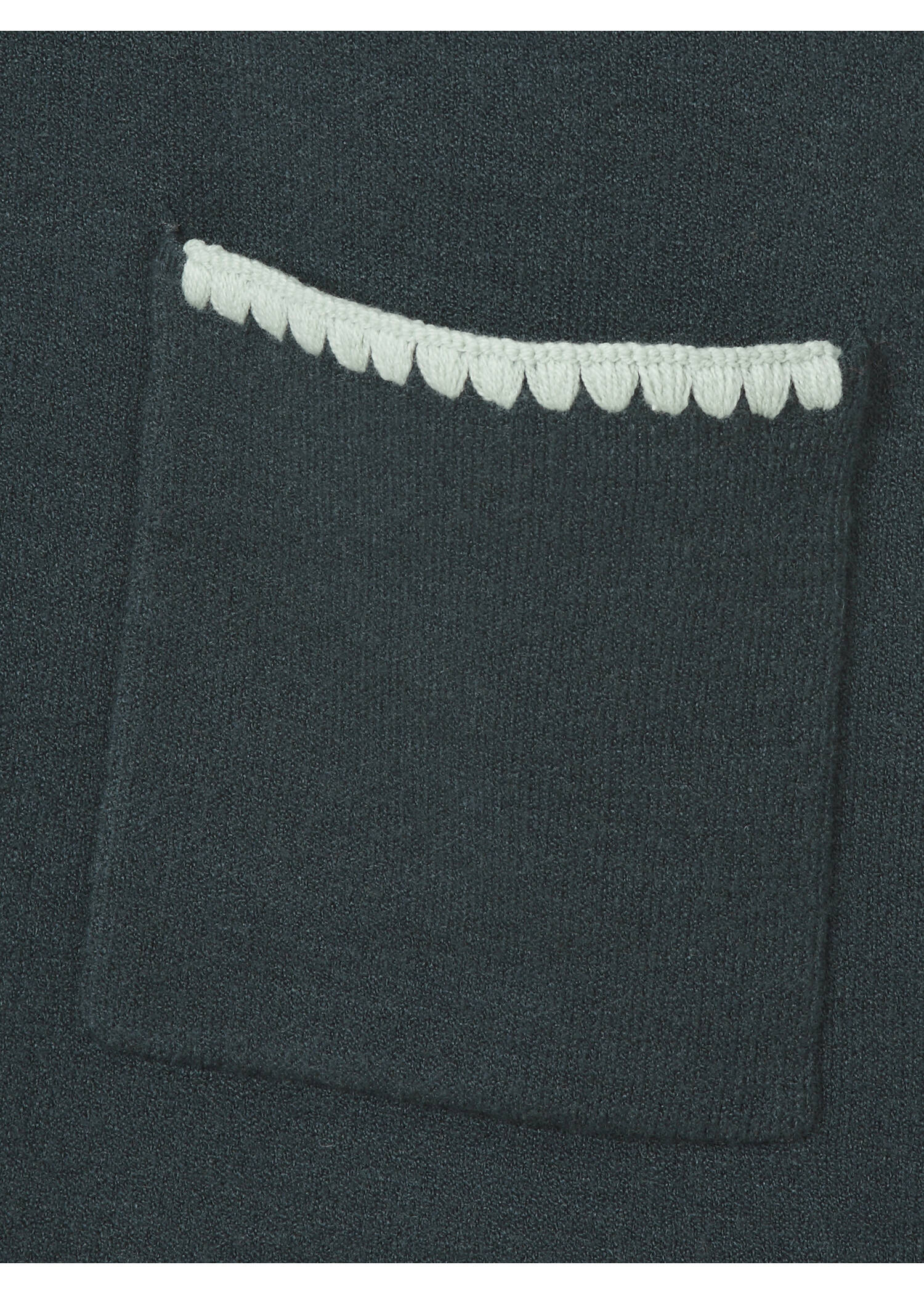 Klassisch kastige Strickjacke mit Kontraststreifen /