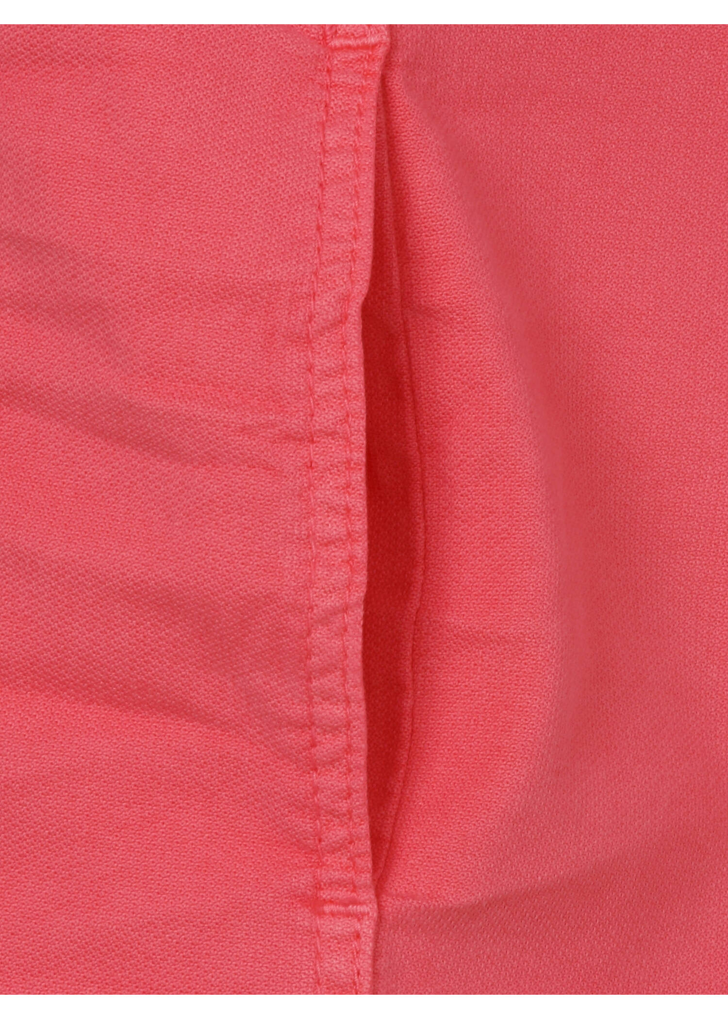 Farbige Jeansjacke mit modischem Crash-Effekt /