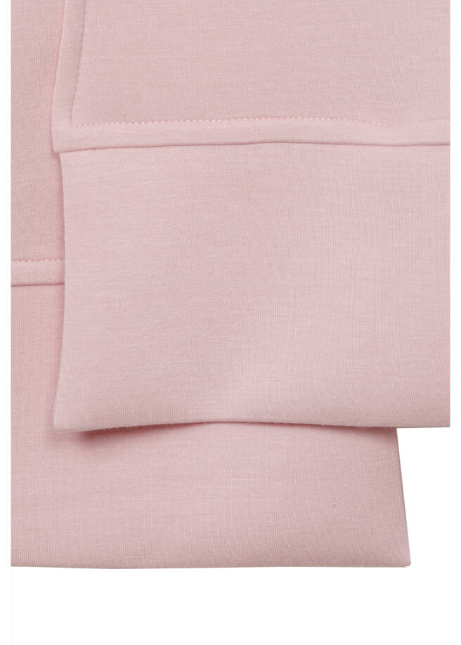 Softes Sweatshirt mit asymmetrischem Saum / 