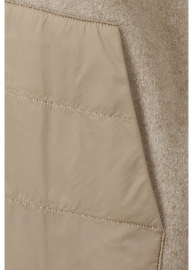 Kapuzen-Jacke mit Steppdetails /