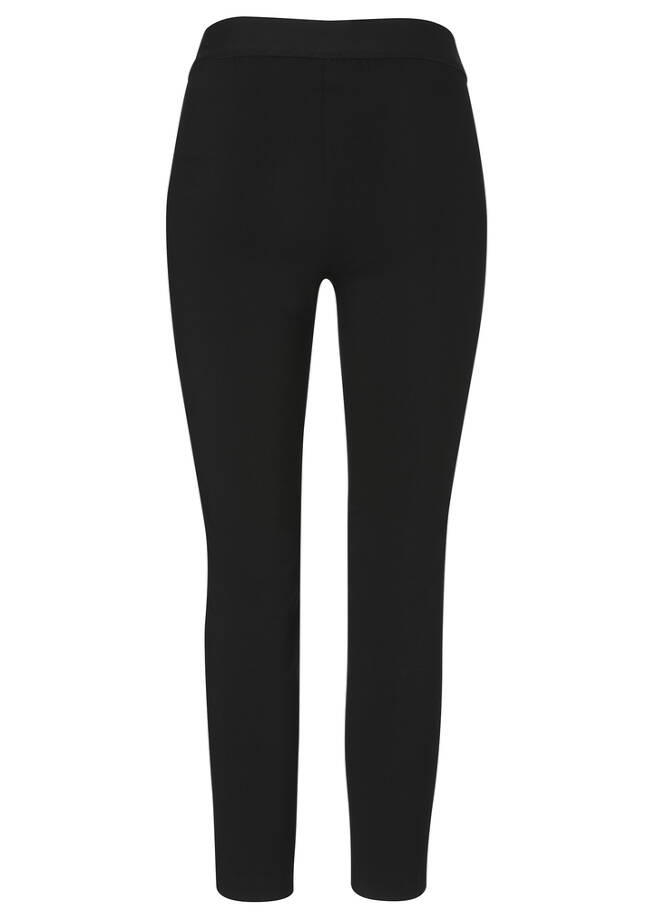 schwarz Rückansicht