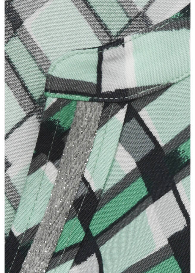 Fließende Viskose-Schlupfbluse in edler Farbharmonie / 