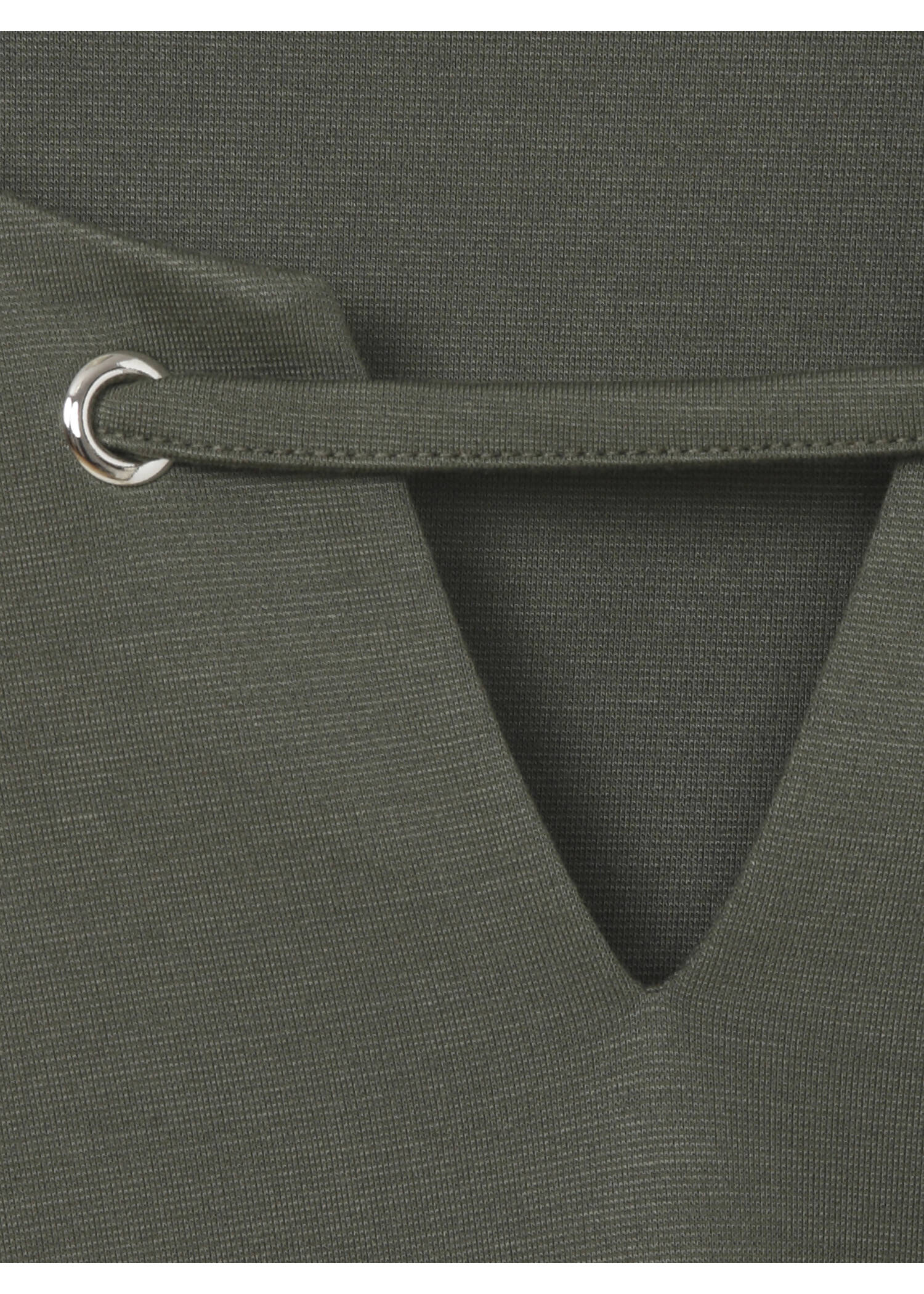 Einfarbiges Shirt mit geschmücktem Ausschnitt / 