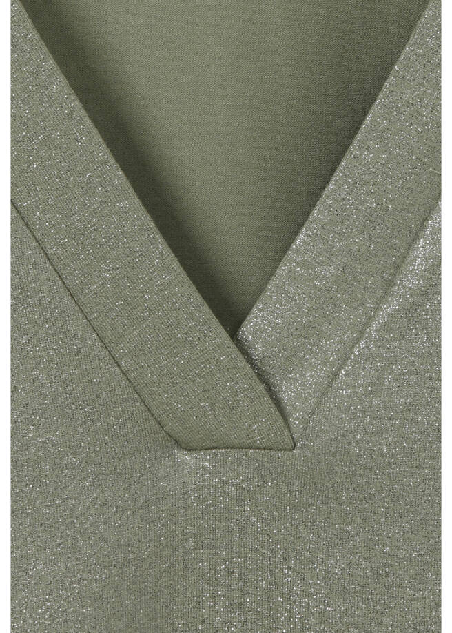 Edles V-Shirt mit leichtem Glitzer-Print /