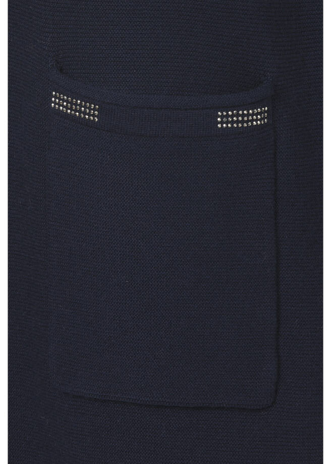 Weicher Baumwoll-Pullover mit Kelchkragen / 