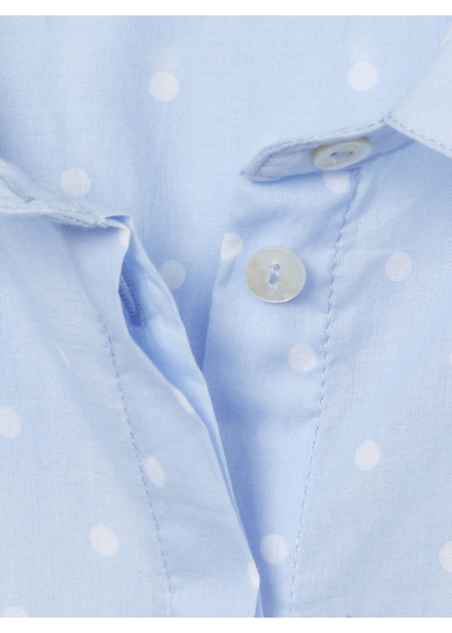 Verspielte Bluse mit gepunktetem Allover-Muster /