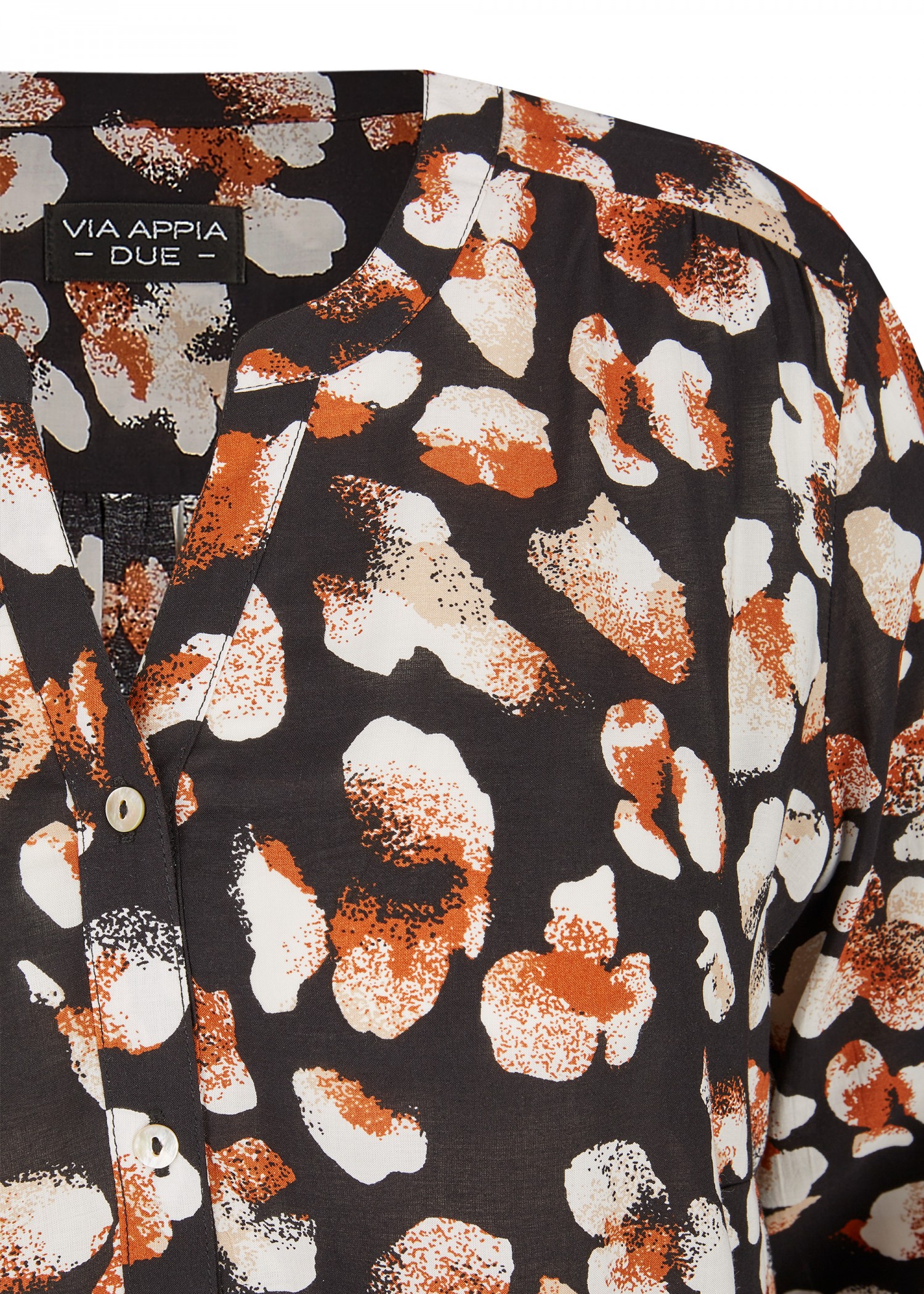 Schmeichelnde Viskose-Bluse mit Allover-Muster /