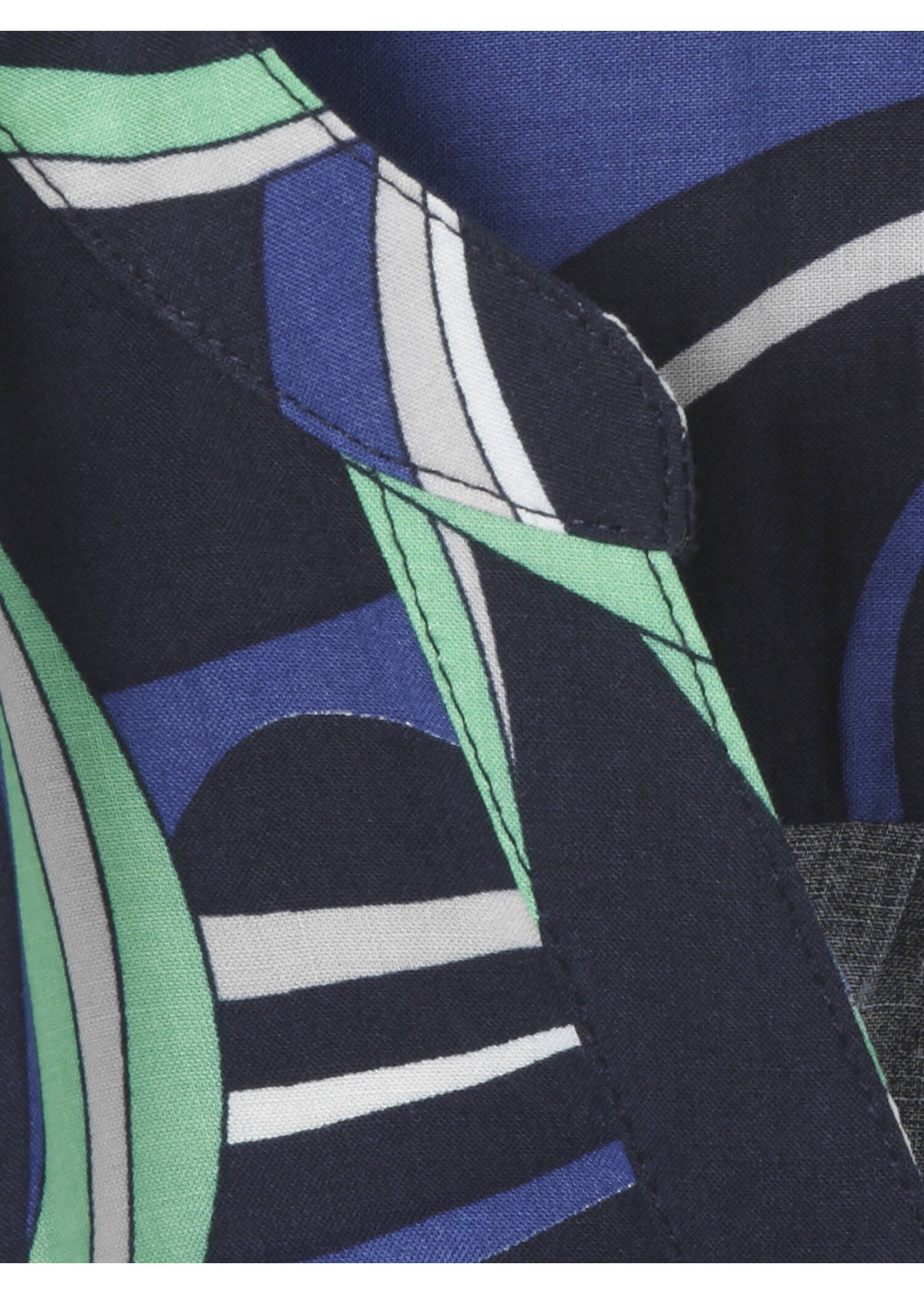 Modische Langarmbluse mit Alloverdruck / 