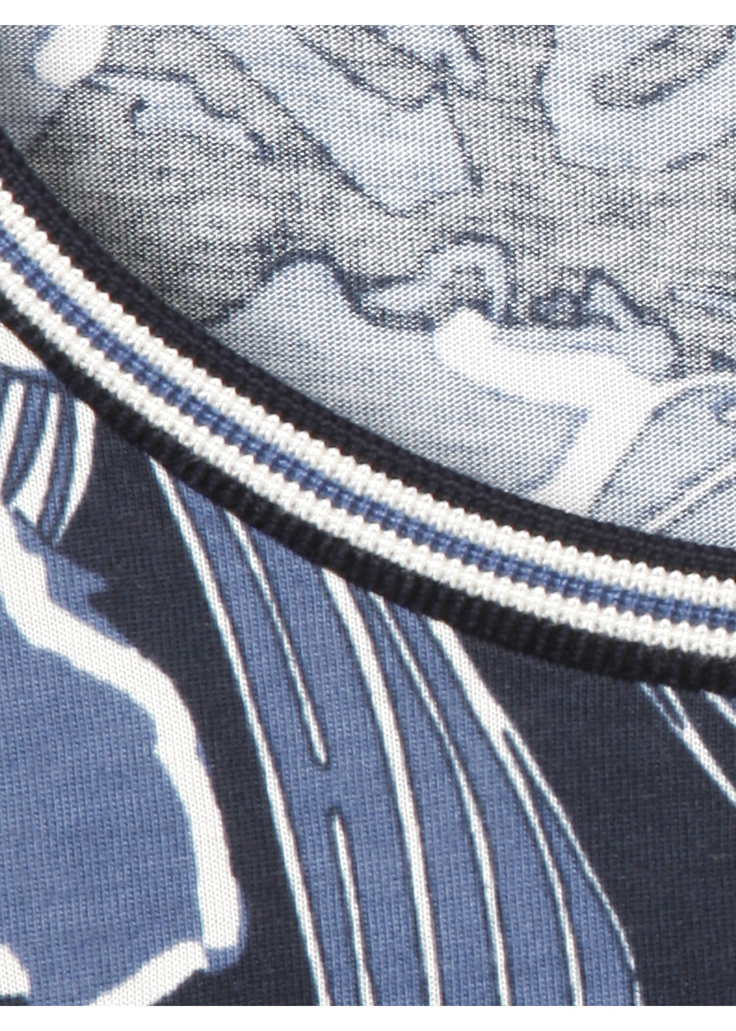 Feminines 3/4-Arm-Shirt mit floralem Allover-Muster /