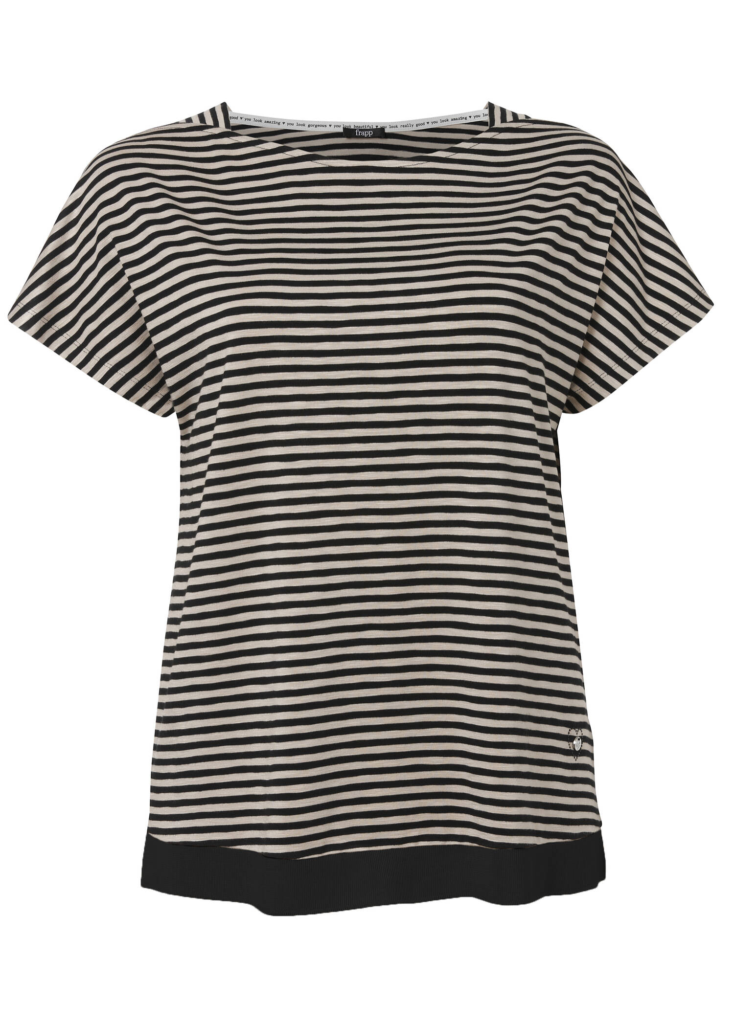 Zeitloses T-Shirt mit überschnittenen Schultern /