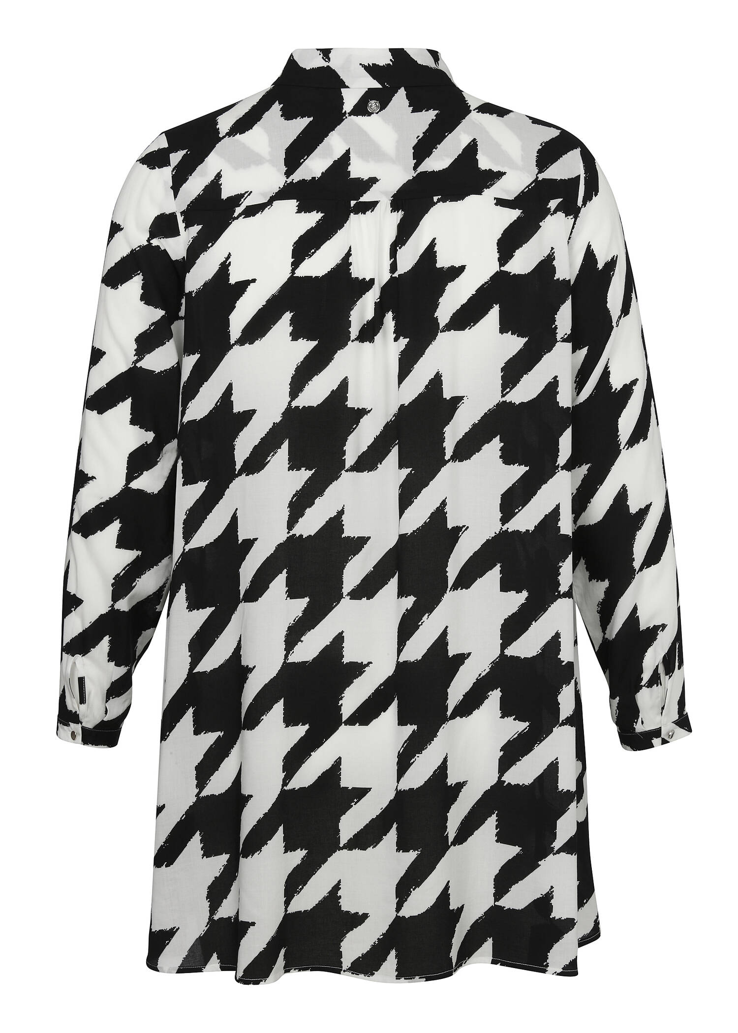 Modische Hemdbluse in grafischem Muster /