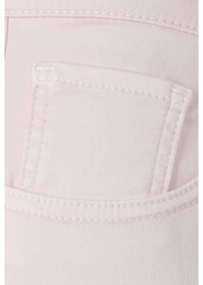 Roséfarbene Jeans im 5-Pocket-Style / 