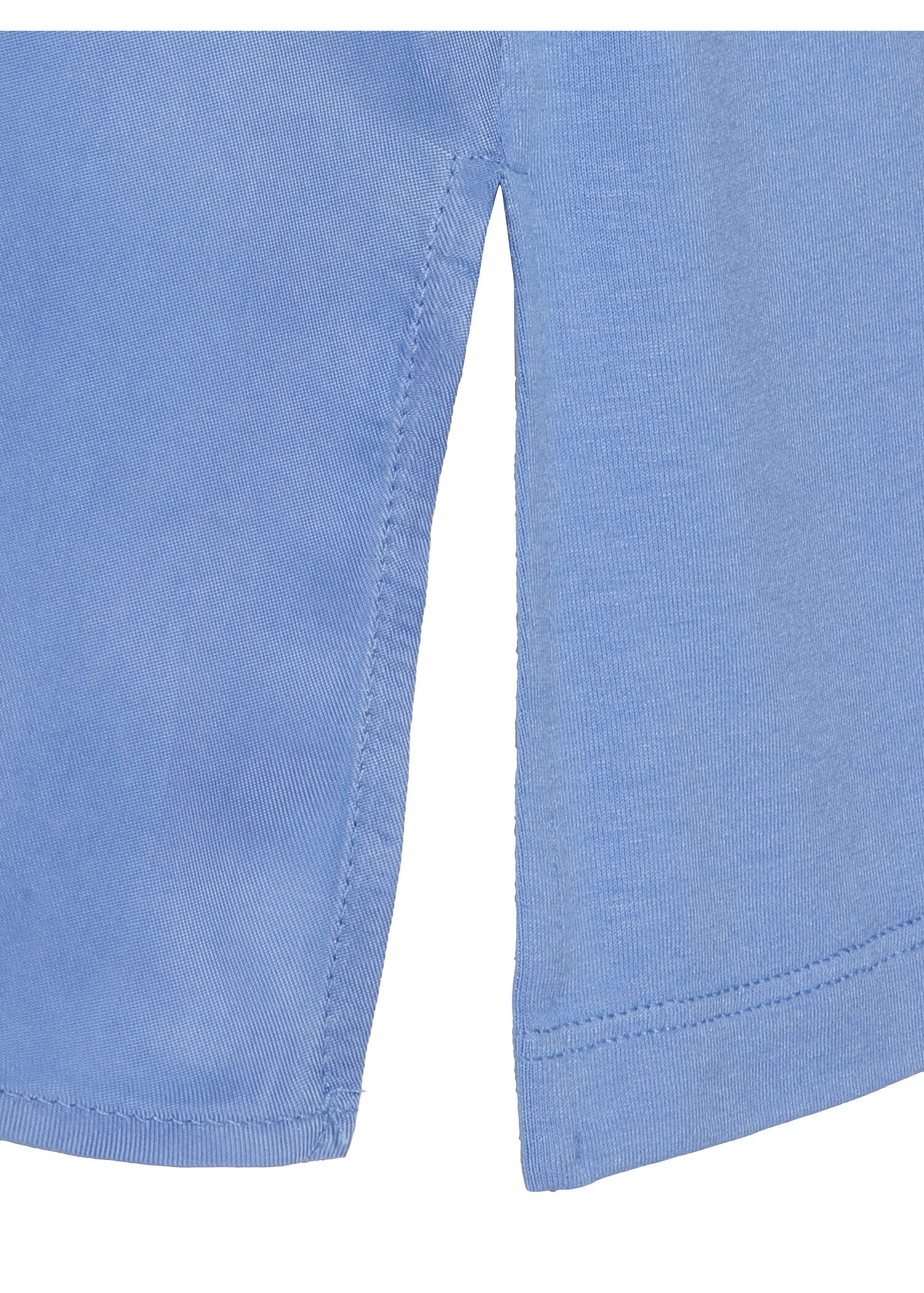 Leicht ausgestelltes Halbarm-Blusenshirt /