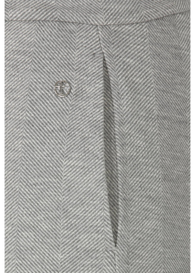 Edle Schlupfhose mit weiten Beinen / 