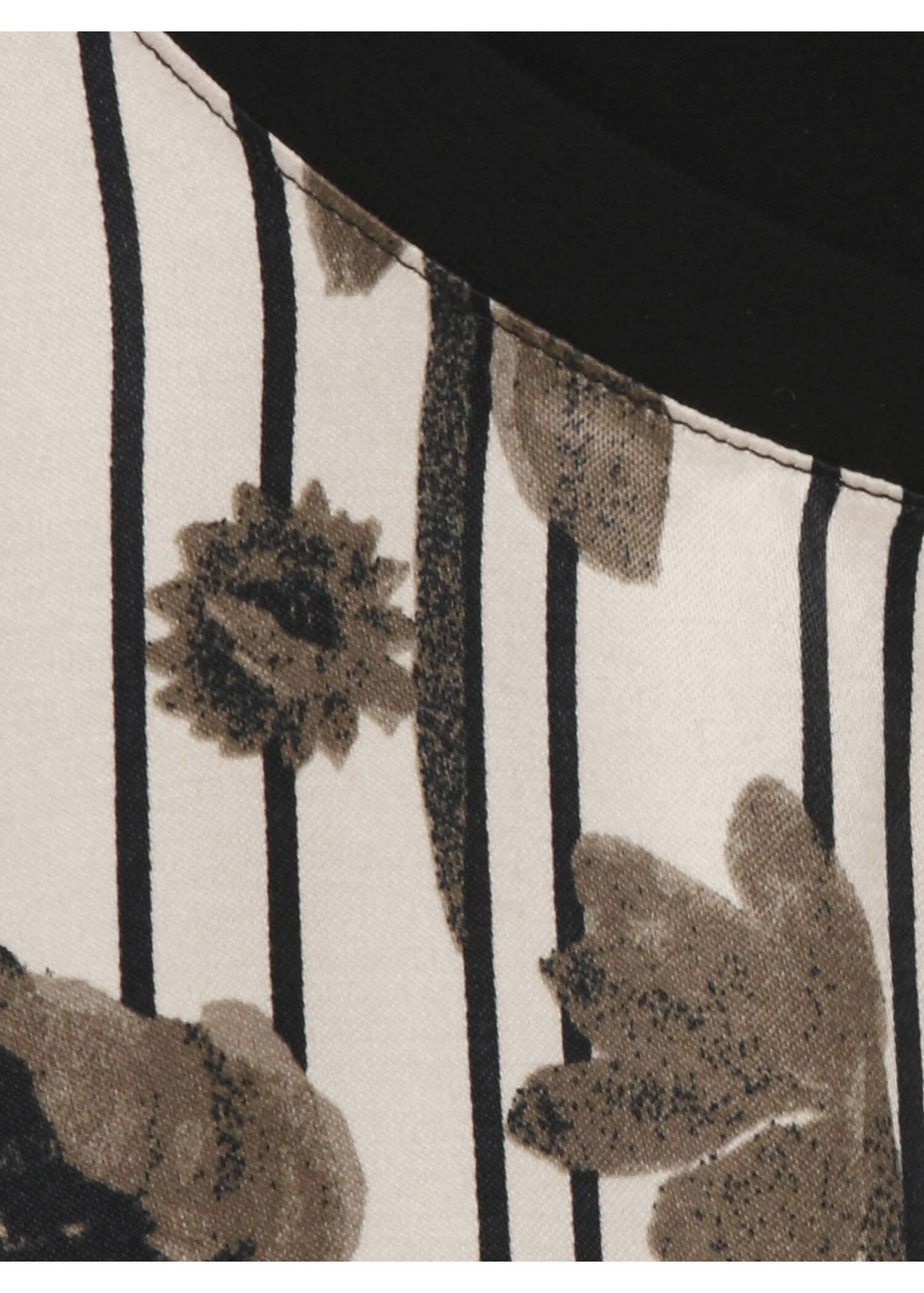 Blusenshirt in edler Farbharmonie / 