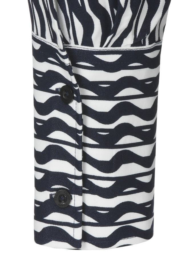 Print-Hemdbluse aus fließender Viskose / 
