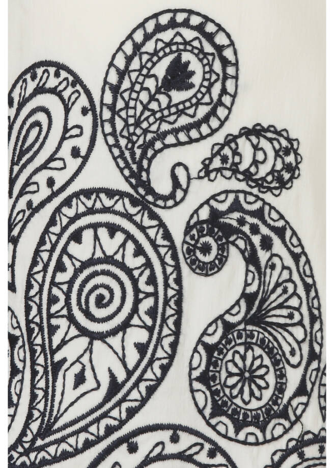 Edle Baumwoll-Stretch Bluse mit Stickerei / 