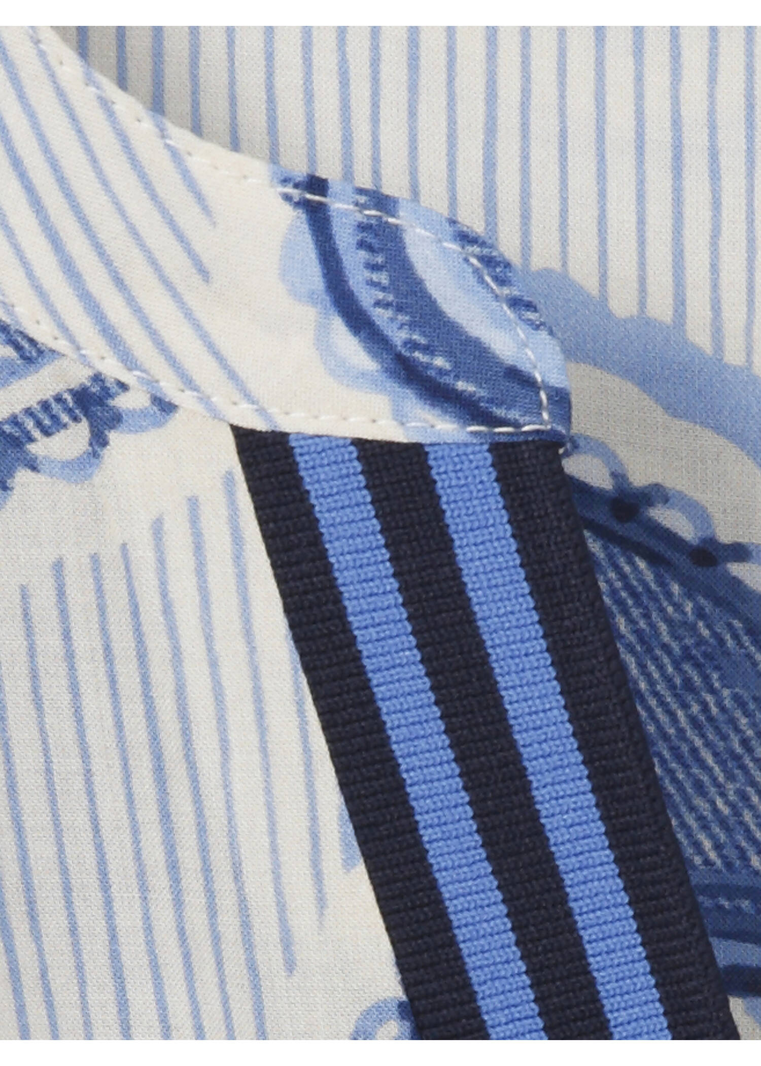 Feminine Viskosebluse mit Paisleymuster / 