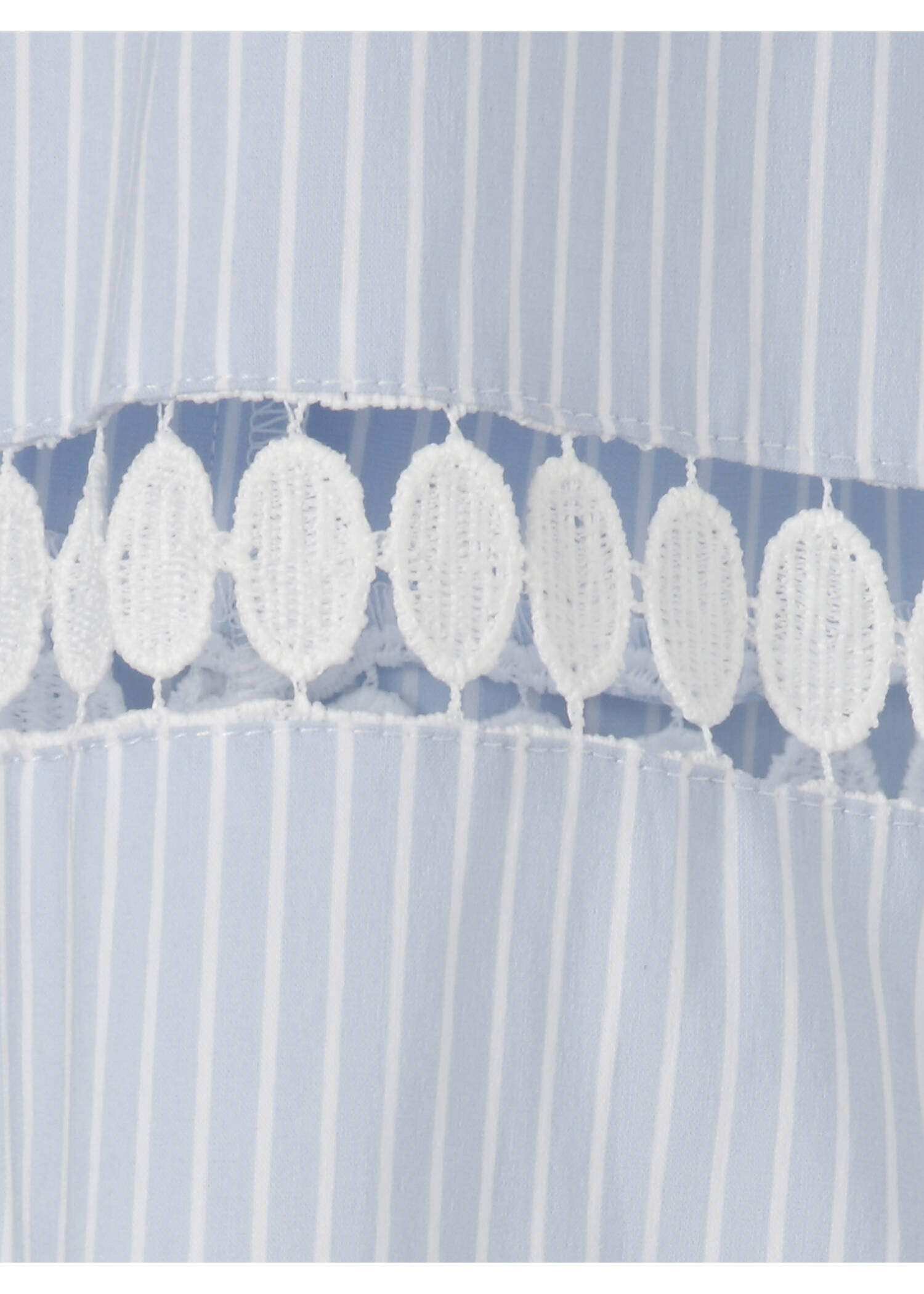 Längsgestreifte Bluse mit verdeckter Knopfleiste / 