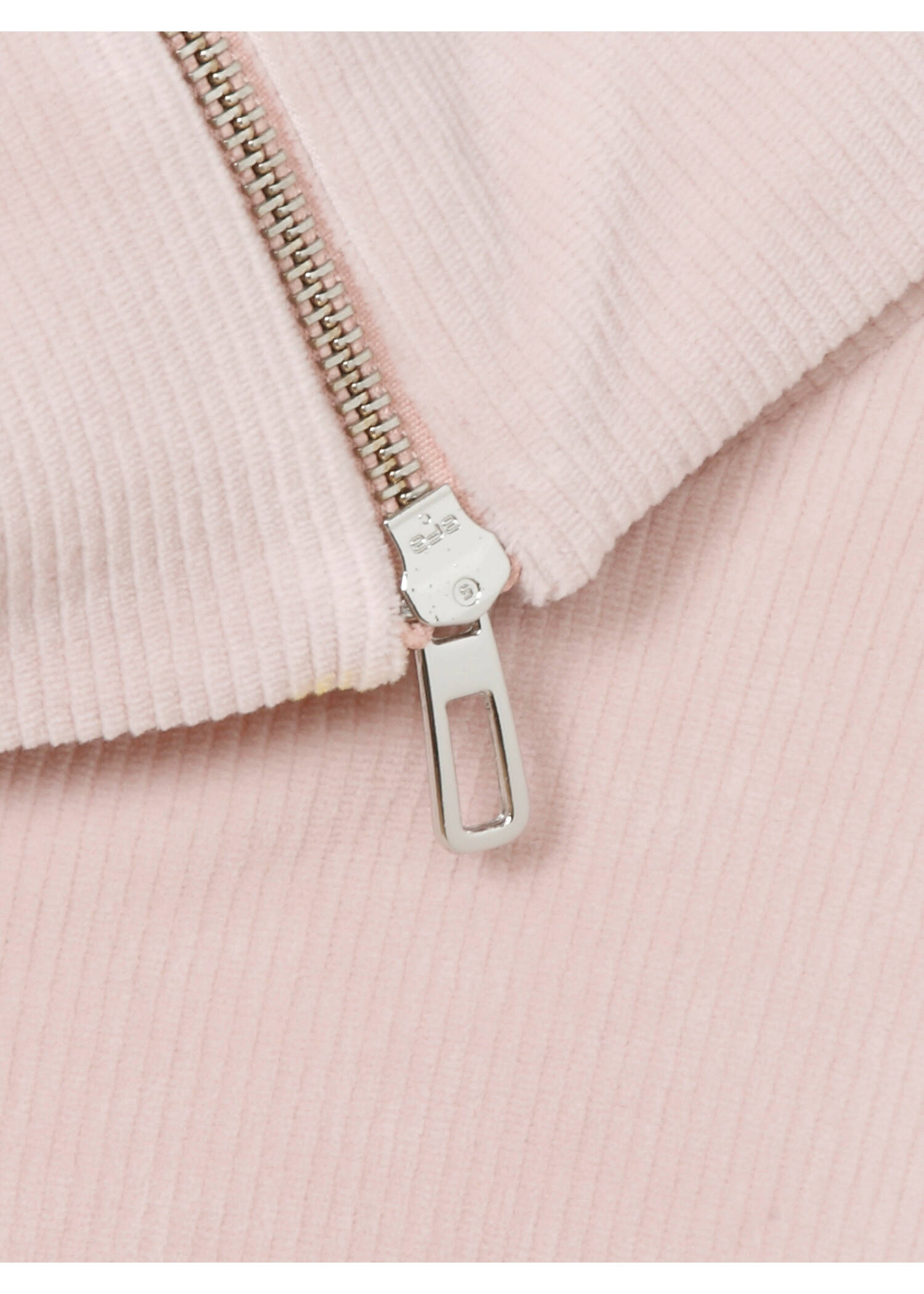 Feminines Sweatshirt mit softer Rippstruktur /