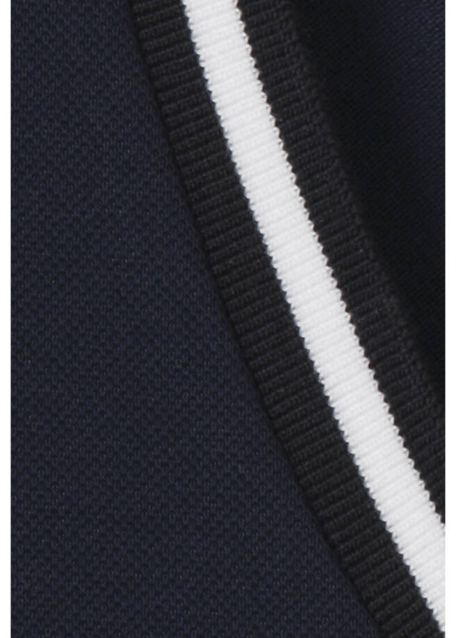 Edles Halbarm-V-Shirt Baumwoll-Piqué / 